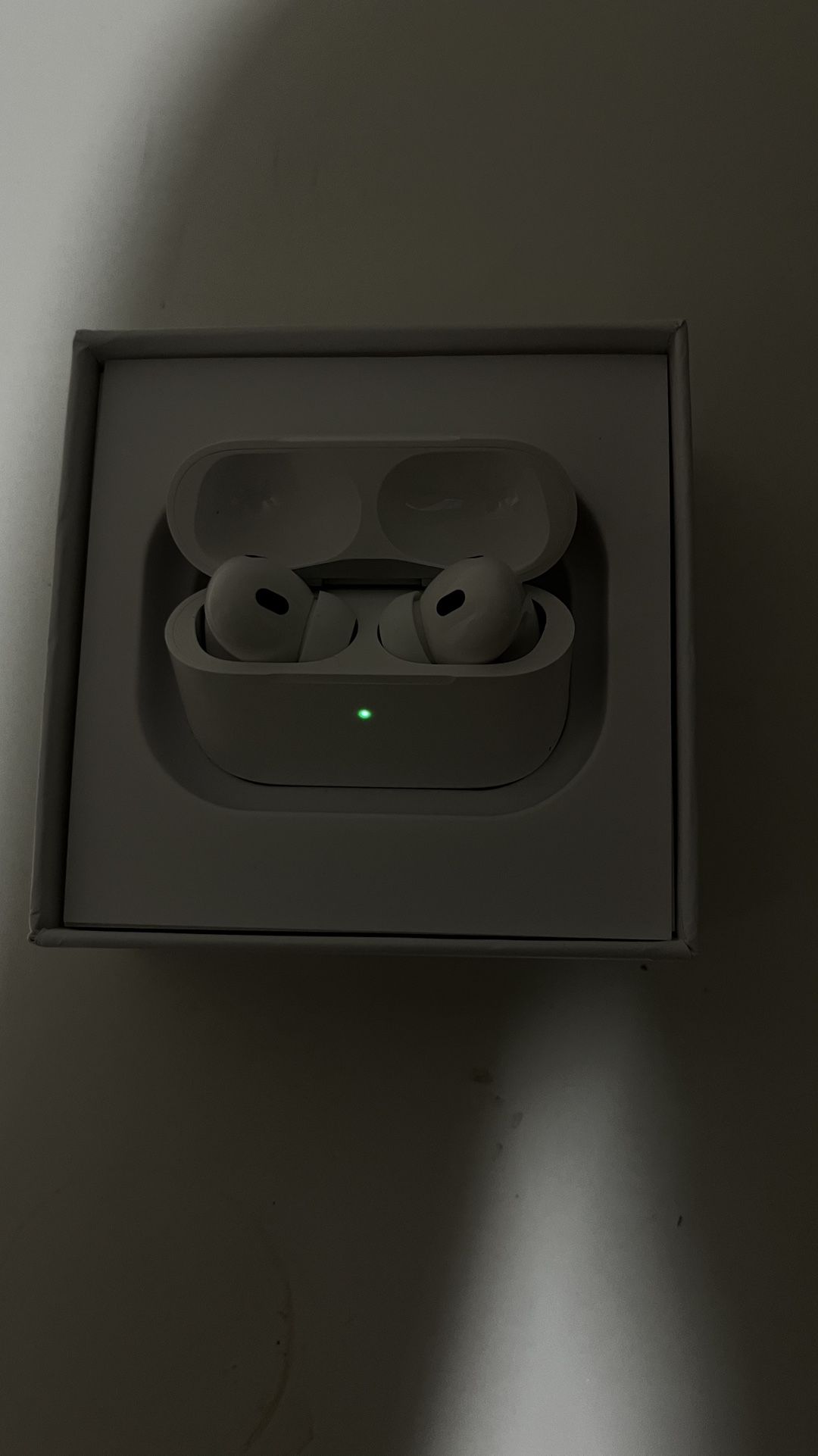 Apple 2nd Generation Active noise cancellation