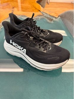 HOKA Clifton 10 Men’s Running Shoes - sz 10.5