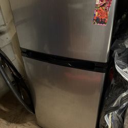 Insignia Mini Fridge