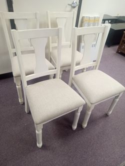 4 Farmhouse Dining Chairs 