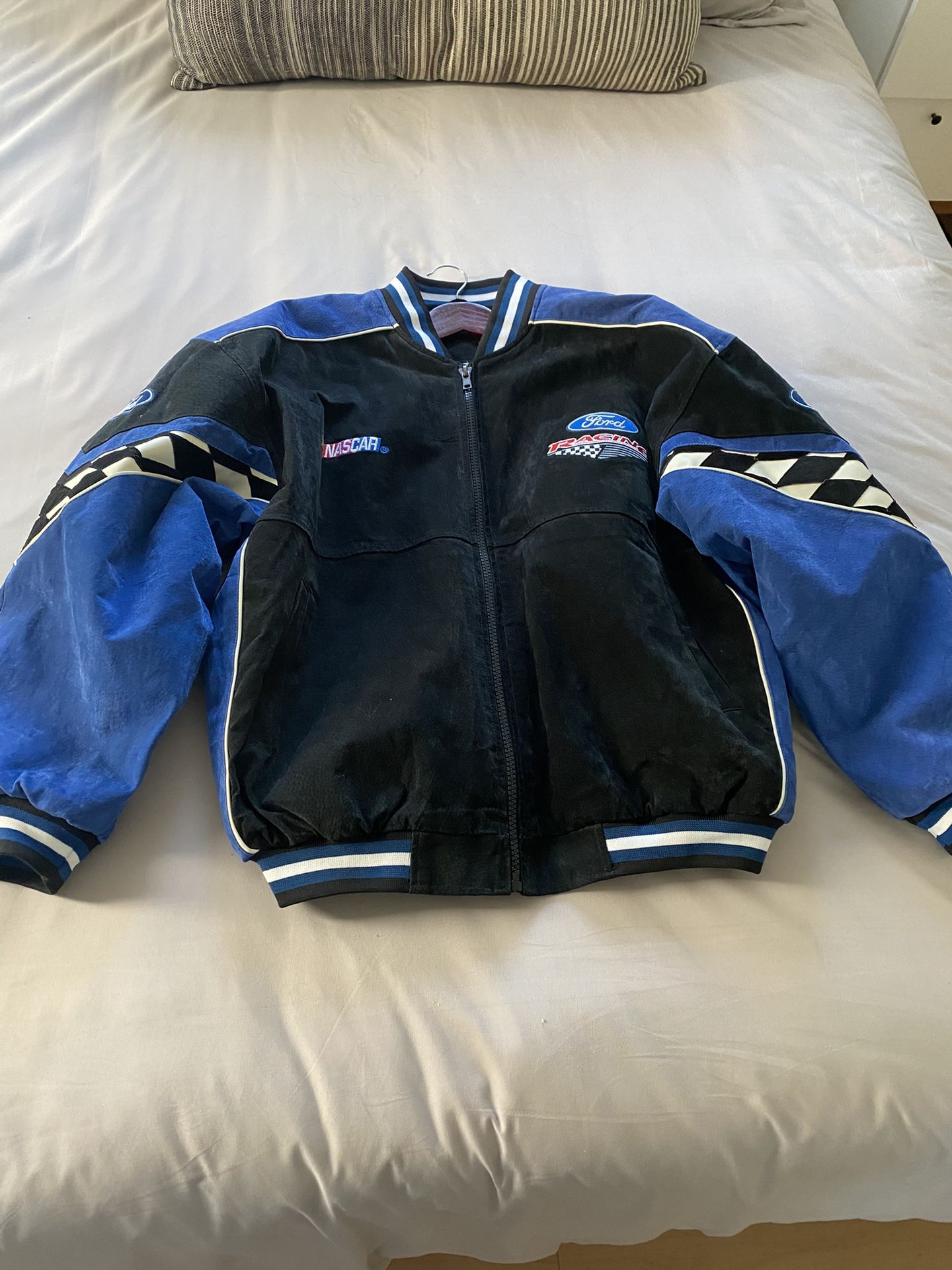NASCAR FORD RACING JACKET SIZE LARGE