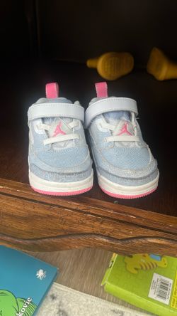 Size 5 Toddler Jordans Sneakers