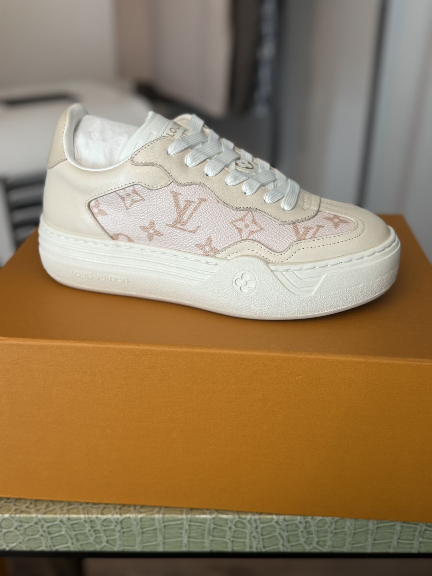 LV Lowtop Sneakers Size 38&39