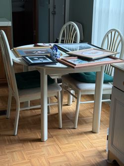 Table and Hutch