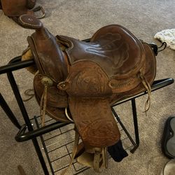 Saddle