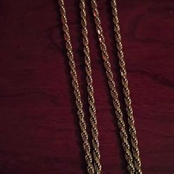 Gold Chain Still Very Clean Well Kept