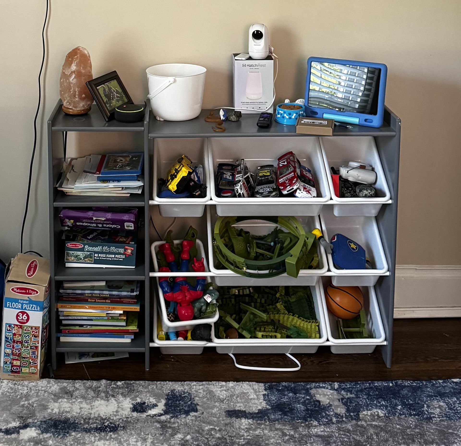 Kids toy organizer With bookshelf- Like new