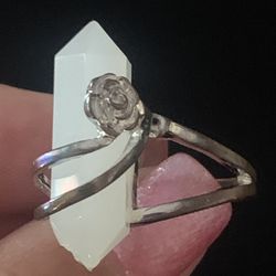 Pretty Silver Ring W/ Clear Quartz Crystal - Sz. 7
