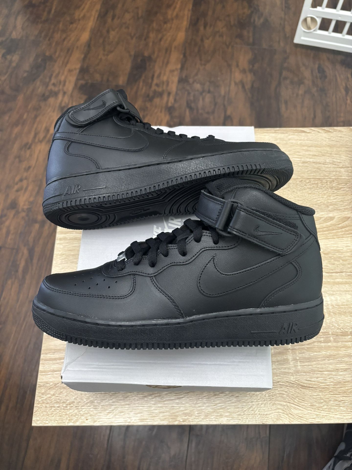 Nike AF1 Black Size 11 New