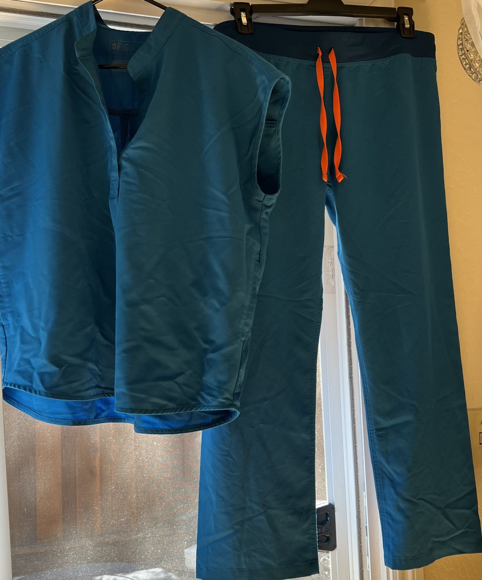 Figs Alps Blue Scrub Set Lg