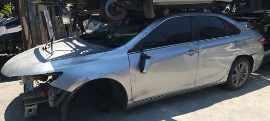 2016 Toyota Camry 2.5 L. FWD For Parts Only