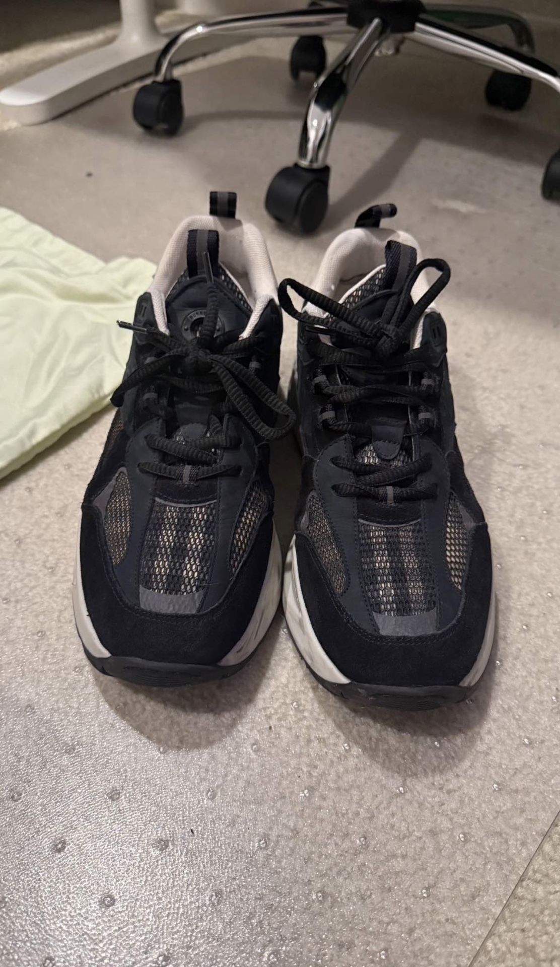 Burberry Embossed mesh Sneaker 