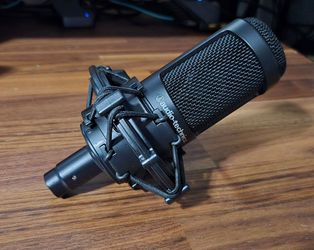 Audio-Technica AT2035

Cardioid Condenser

Microphone