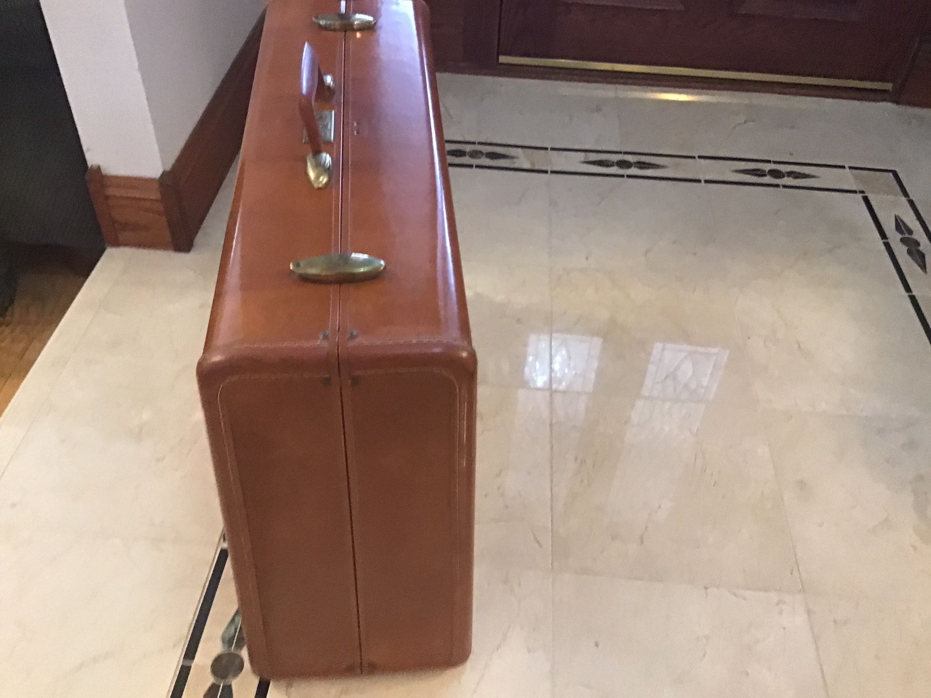 Leather Suit Case Vintage Samsonite In Perfect Condition No Marks At All