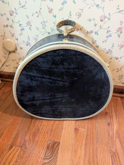 Vintage Samsonite Hardshell Round Suitcase/Rare Blue & White