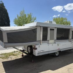 2004 Coleman Mesa Pop up Trailer