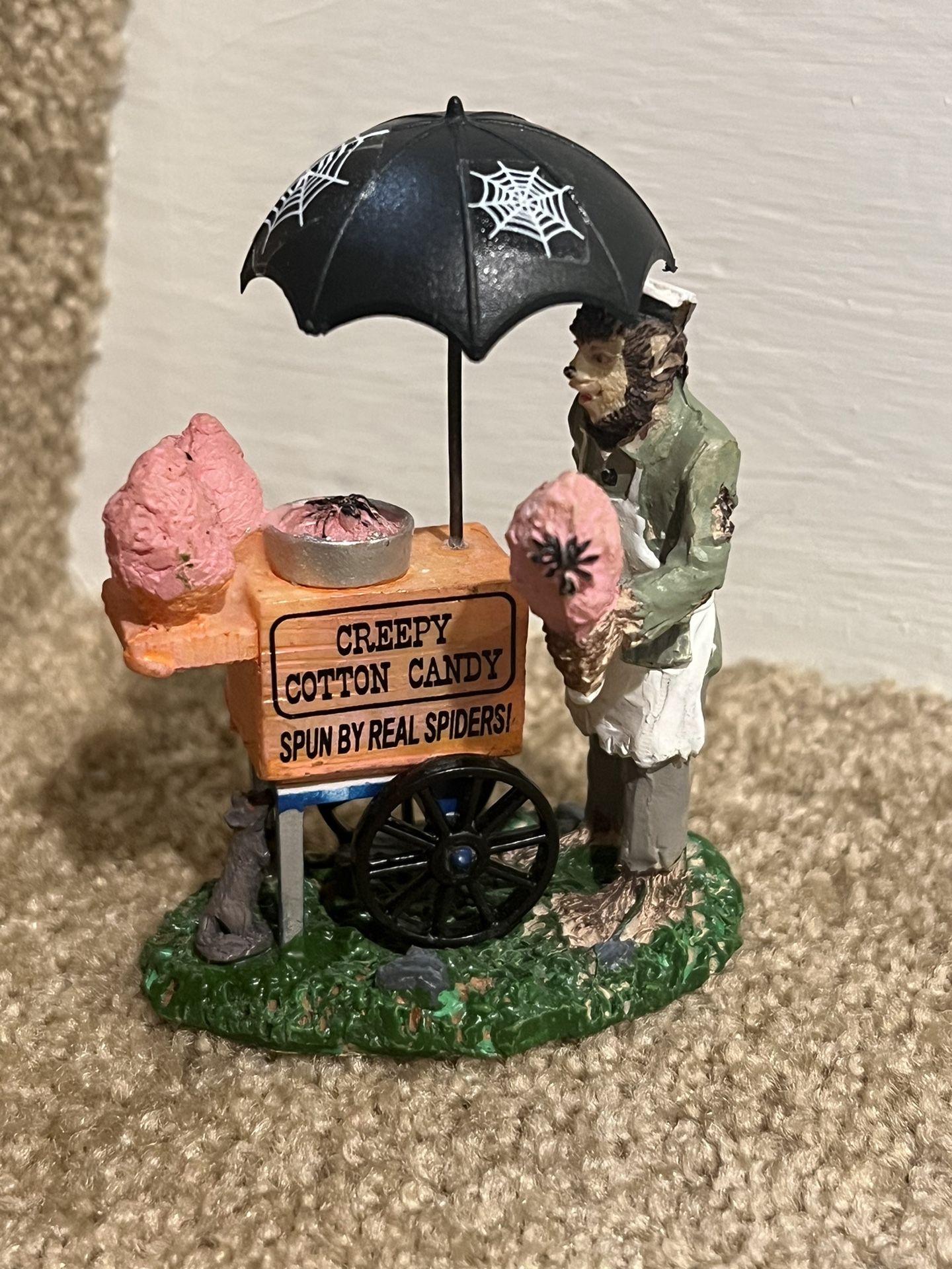 Lemax Spooky Town Halloween Figurine Creepy Cotton Candy 12936  no box