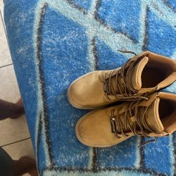 Hiking Boots Boys Size 4 Rocawear