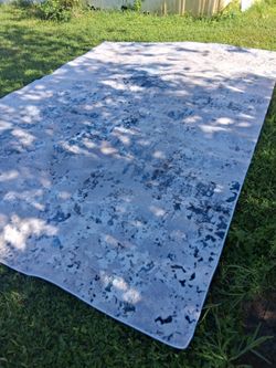 VERY NICE LARGE 8 BY 12 AREA RUG