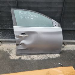 13/15/19 Sentra Right Front Door $120