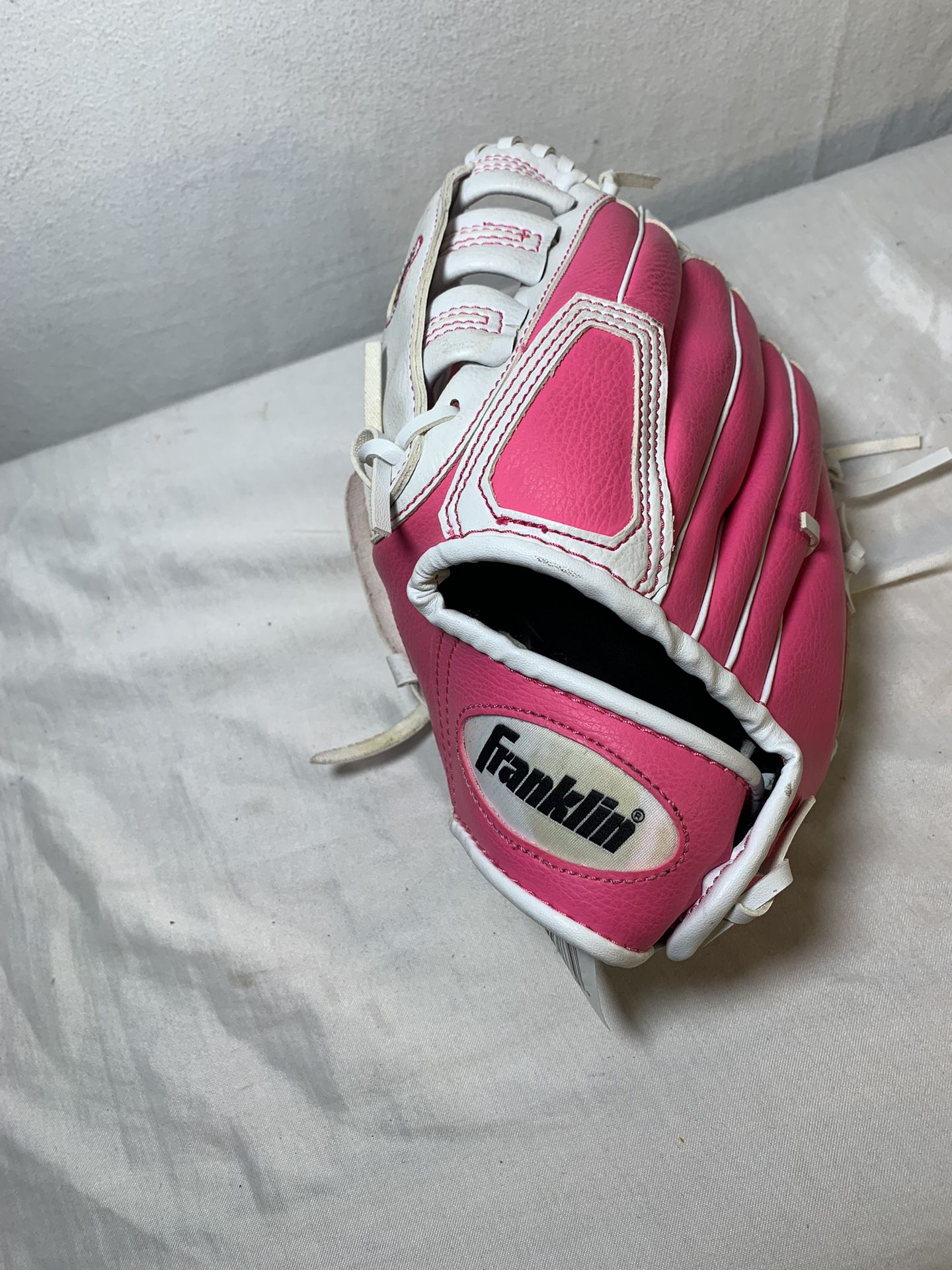 "Franklin Baseball Glove RTP II 10 1/2"" Left Handed Throw Pink & White "