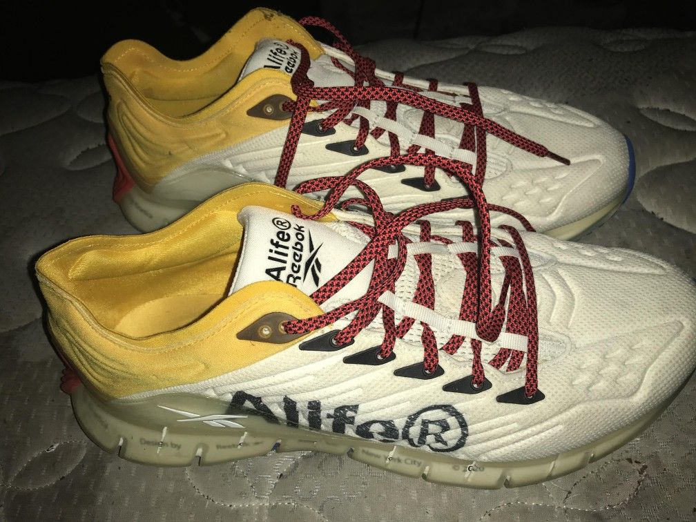 Reebok Sneakers