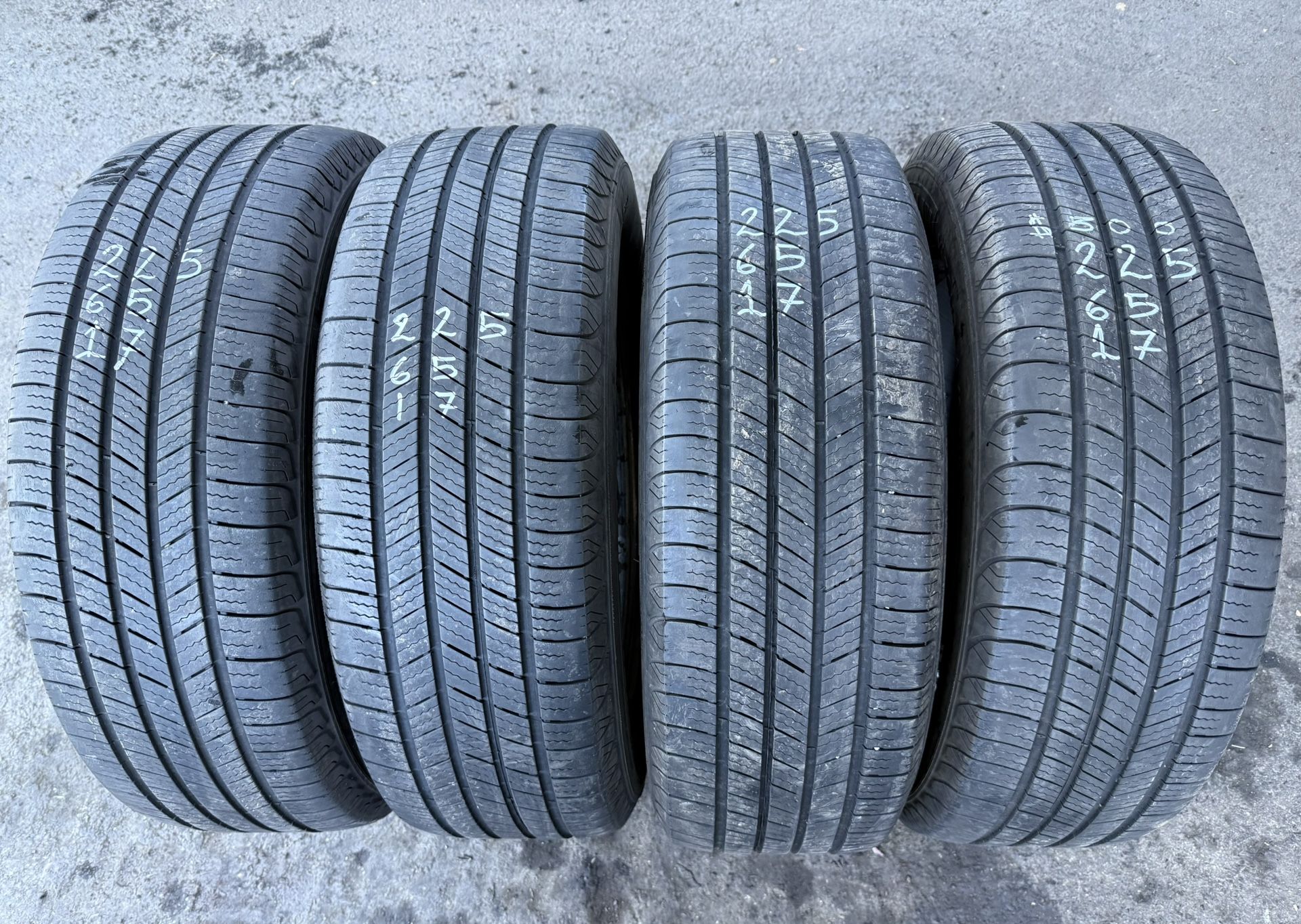 225/65/17(Michelin)