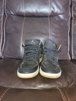 Jordan 1’s black and gold