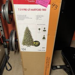 New Prelit 7.5 Ft Christmas Tree