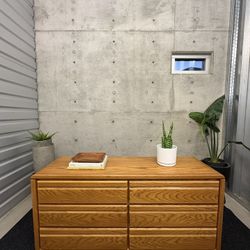 LARGE OAK VINTAGE POST MODERN DRESSER (DELIVERY AVAILABLE) 