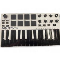 AKAI MPK MINI