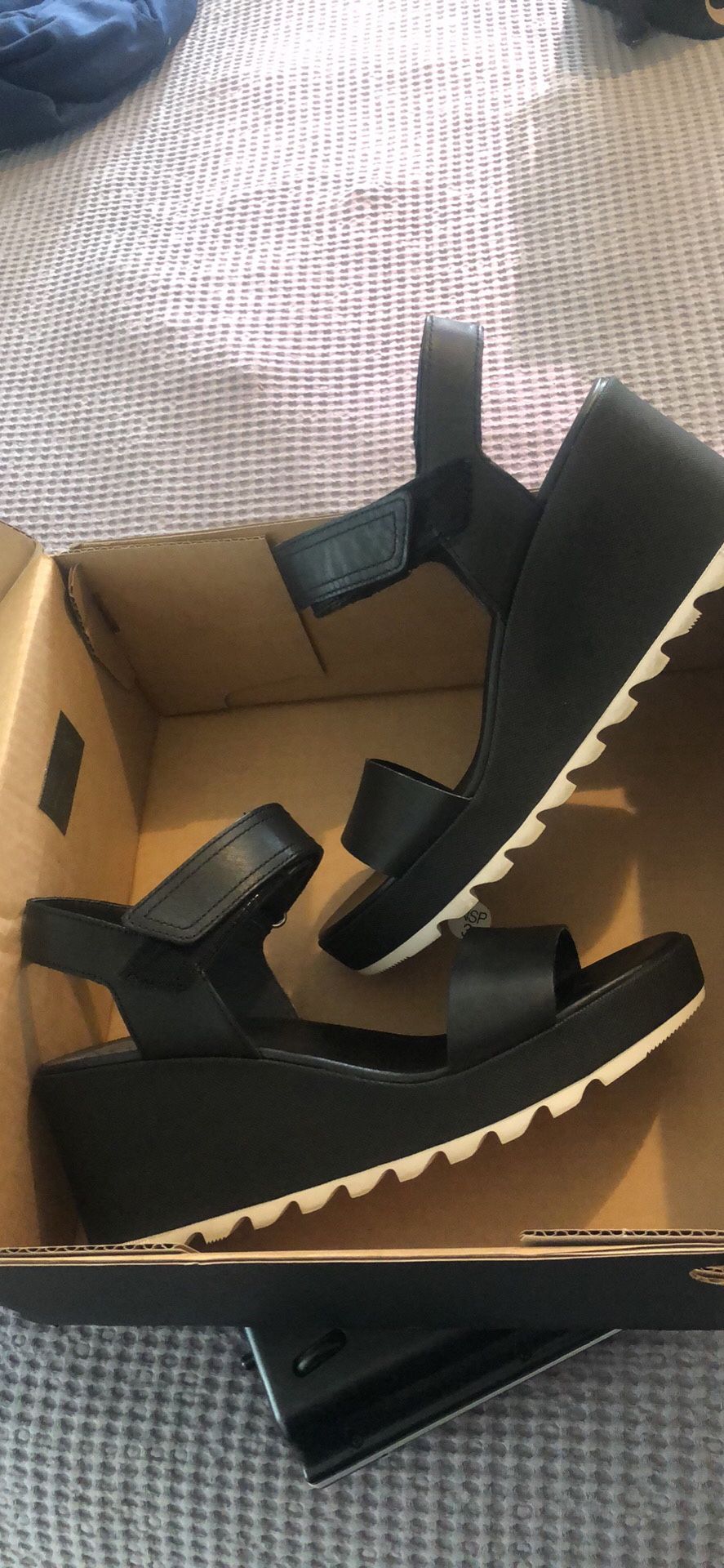 Sorel Cameron Wedge Sandals Like New