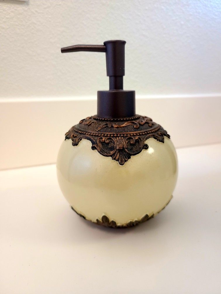 luxury liquid soap holder