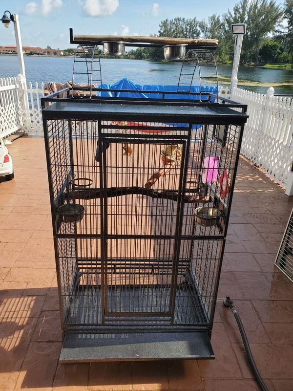 Parrot bird cage jaula de cotorra for Sale in Hialeah, FL OfferUp