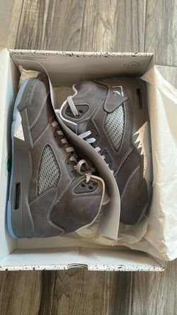 Size 9 Jordan 5 wolf grey