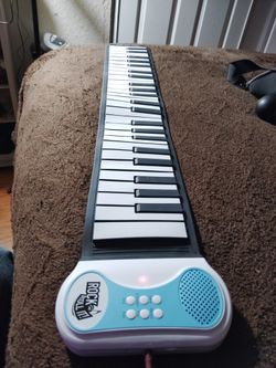 Mukikim Toys  Rock Roll It  Rolling Piano $25 Cash