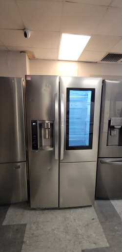 LG Side‑by‑Side Fridge w/ InstaView + Ice/Water – Stainless