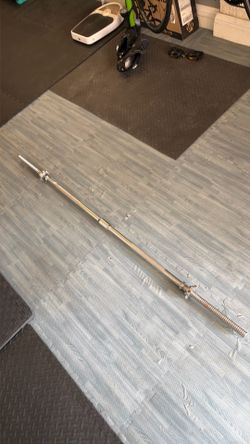 Standard barbell bar with twist lock