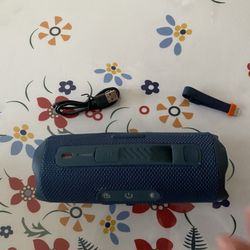 Blue Jbl Flip 7 (negotiable)
