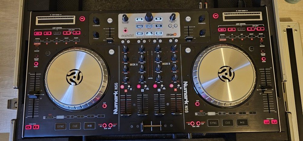 Numark NS6 W/Roadcase