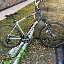 Navigator 2.0 Trek Bike  Coil Spring Suspension