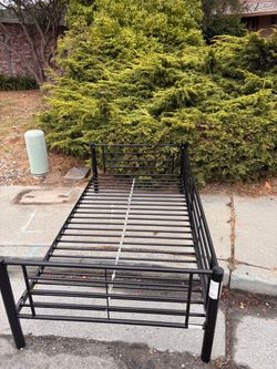 Free Bed Frame!!
