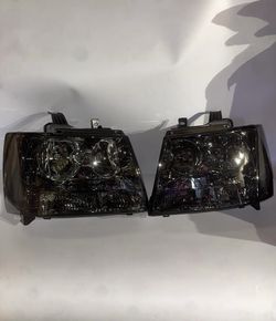 07-14 Chevy Tahoe/Avalanche Chevy Suburban 1500/2500 Smoked Factory Style Headlights W/ Light Scratches
