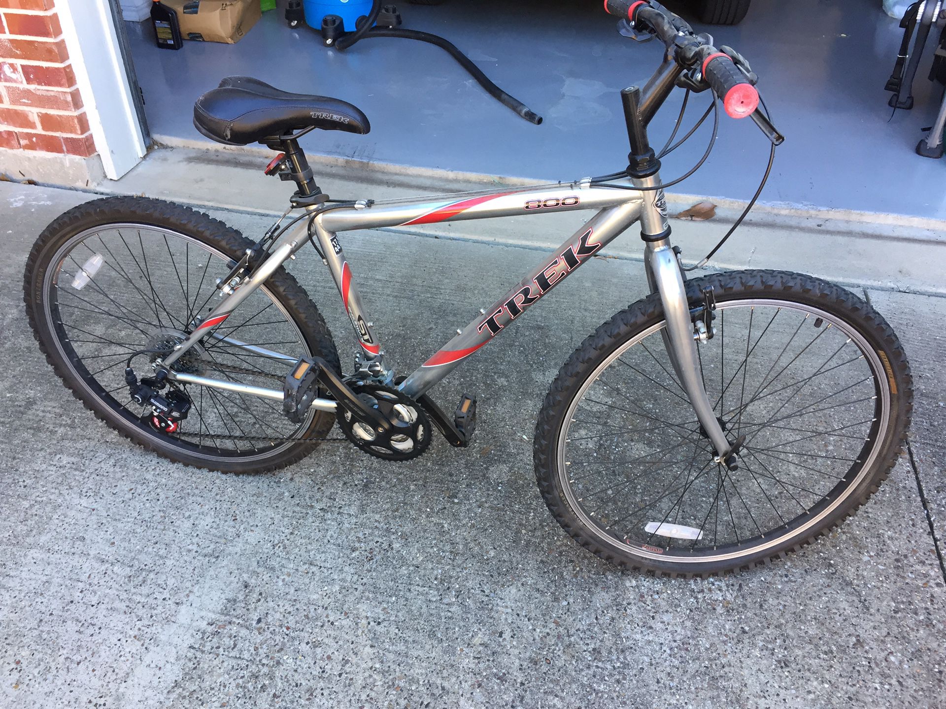 TREK 800 17.5” mountain bike bicycle