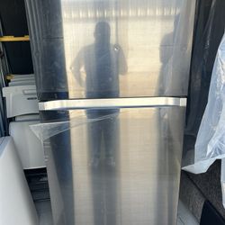 Samsung Top Freezer Refrigerator 