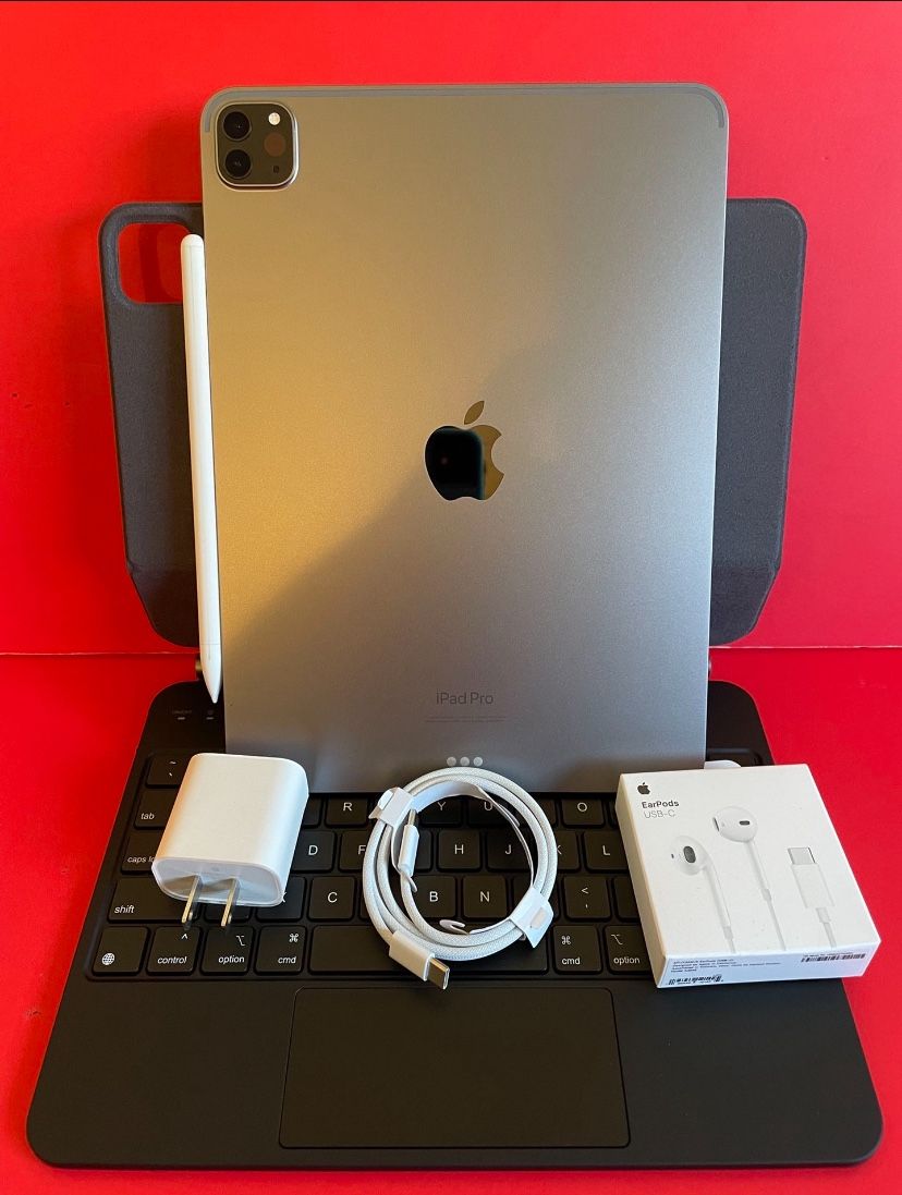 128GB Apple IPad Pro 11” 4th Generation (2022 Model / M2 chip ) with Keyboard, pen & Accessories (512GB $850)