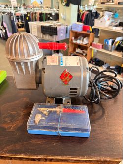 Vintage Paasche Diaphram Air Pump, includes airbrushing tool. Model- SVA56S17D260B