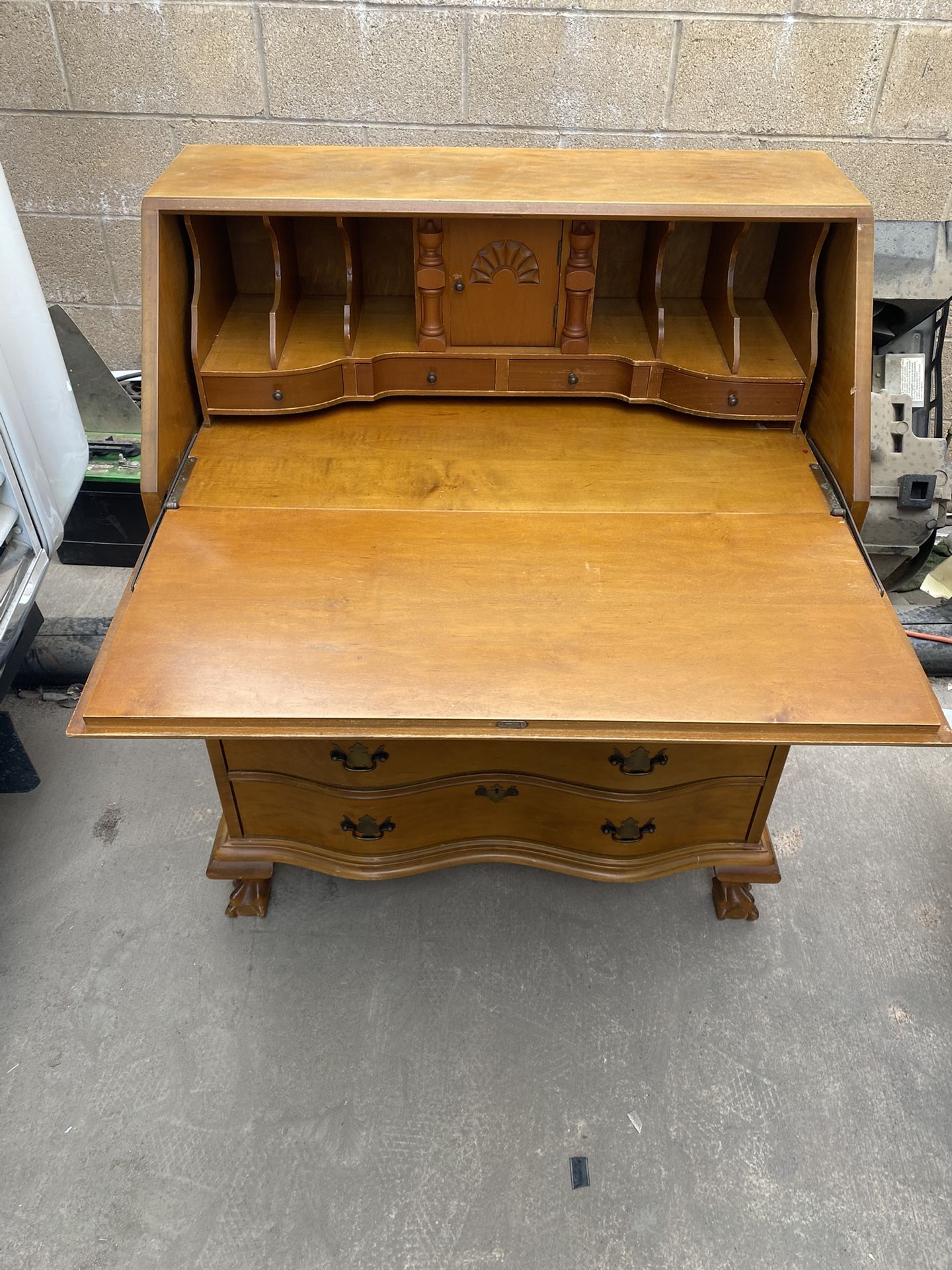 MONITOR Secretary‘s Desk
