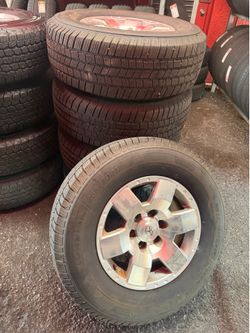 Goodyear 4 used 245/75/17 Tires with Jeep wrangler rims