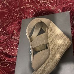On Sale Today Lots Of Women’s Shoes 